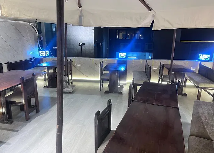 Triple Garden Studios And Apartments