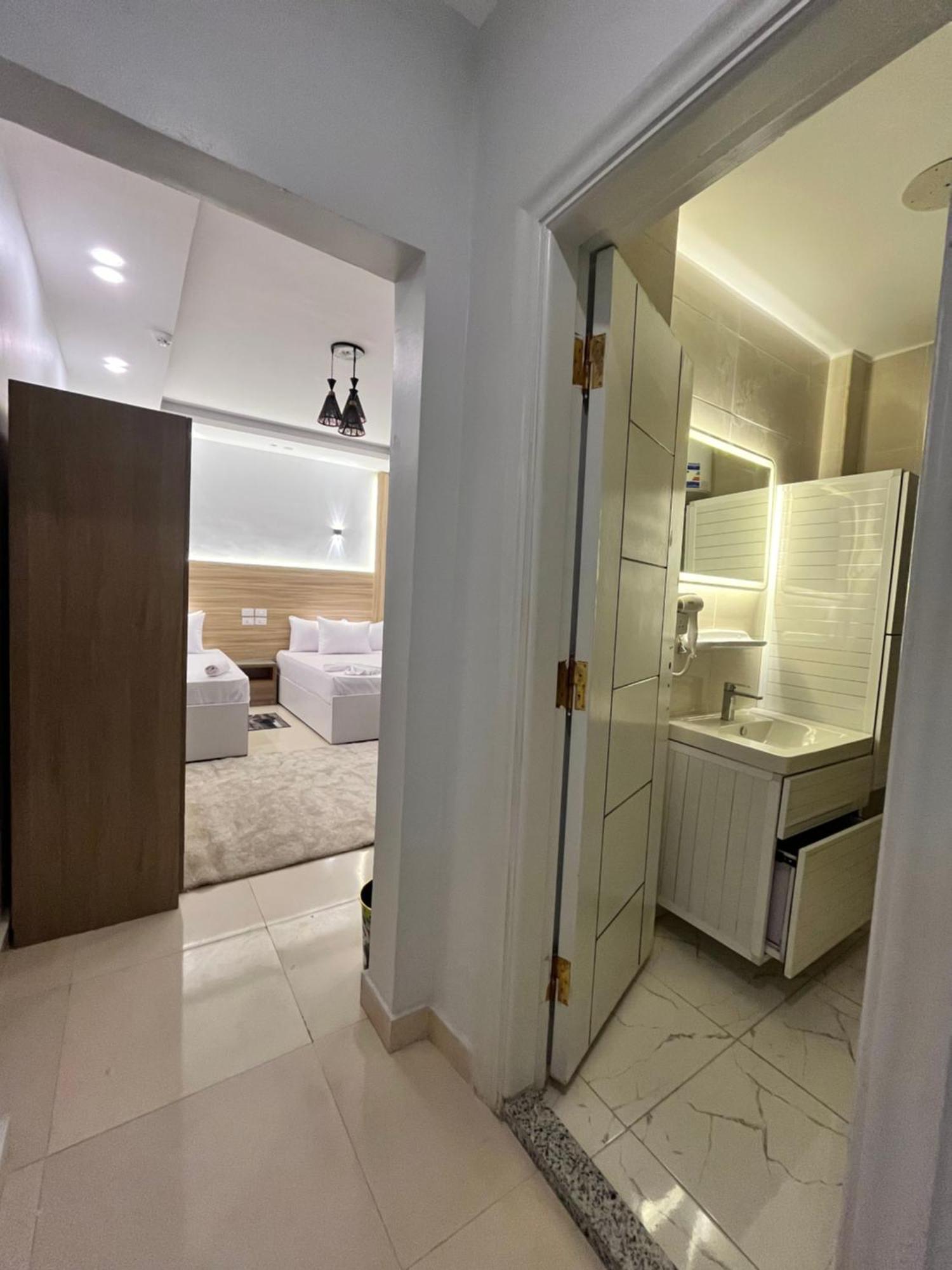 Triple Garden And Apartman